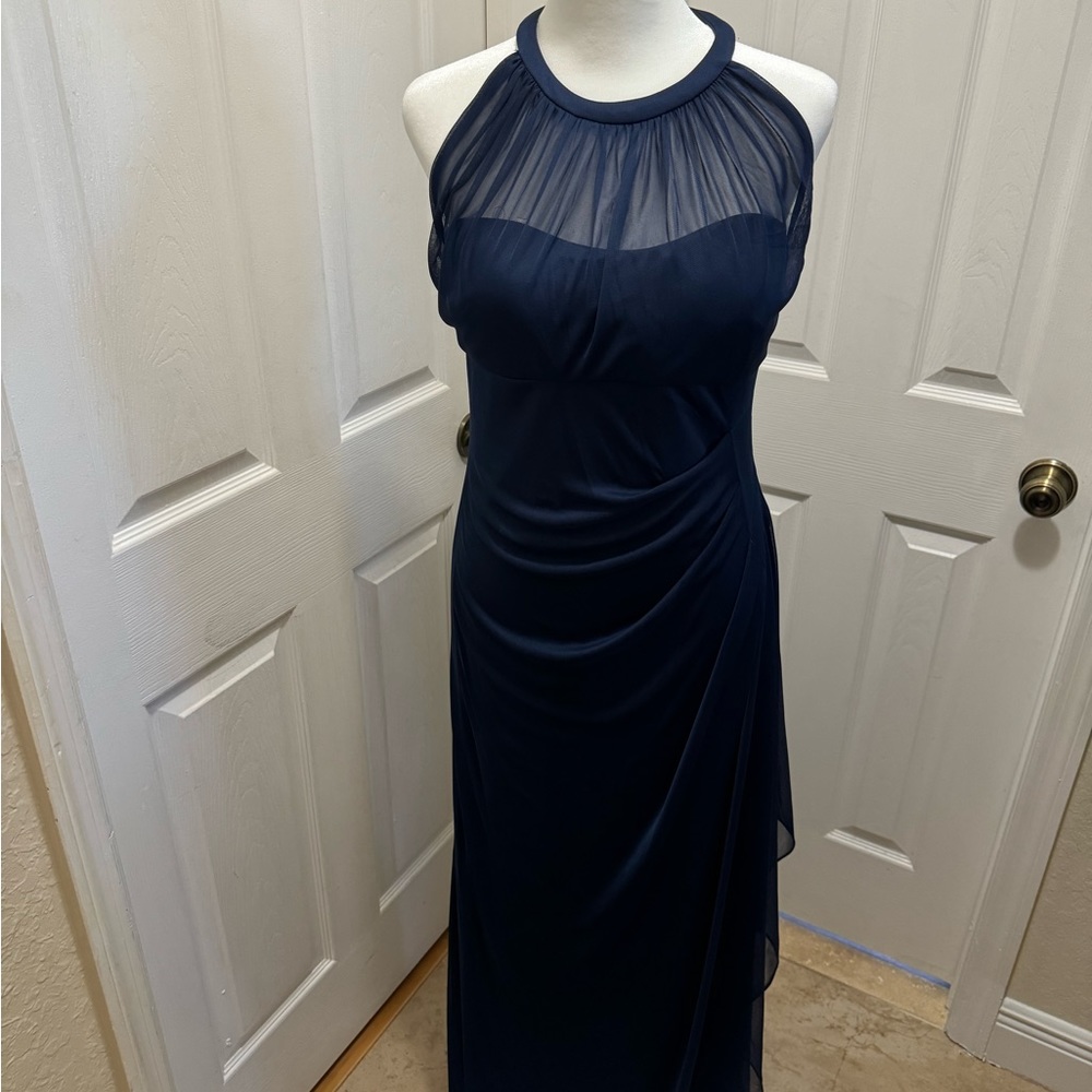 Women’s Gown,DAVID’S BRIDAL BRIDESMAID GOWN, Sleeves less, Size 8P.